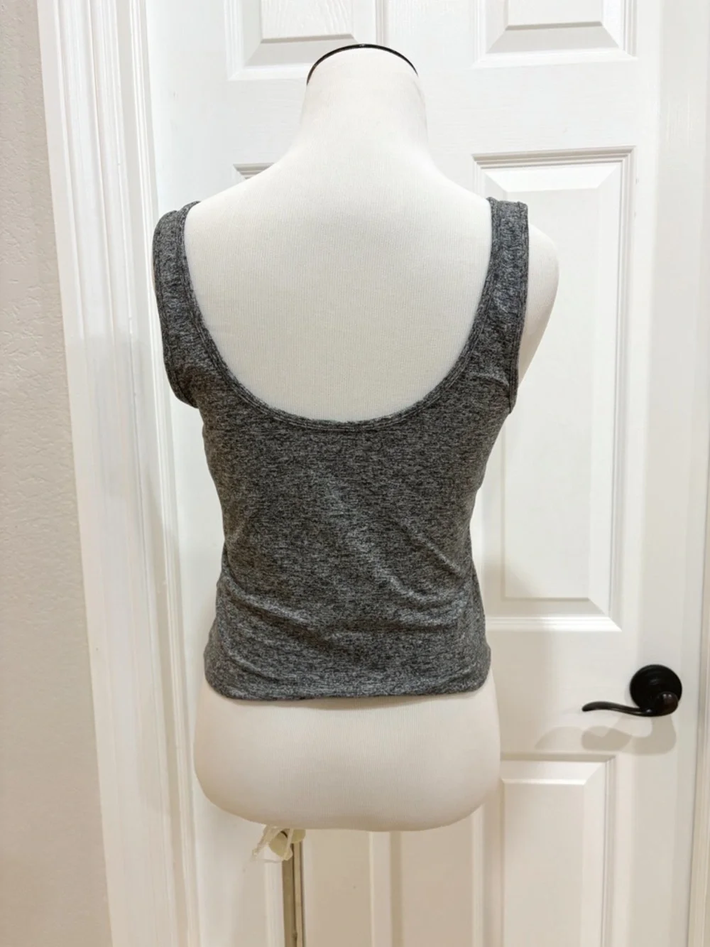 Vuori Halo Essential Dreamknit Women's Tank Top Medium - Picture 5 of 5